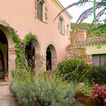 Bed & Breakfast S'omu Antiga 3*