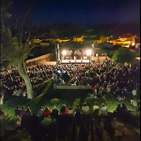 Nocleg ze śniadaniem S'omu Antiga Nureci