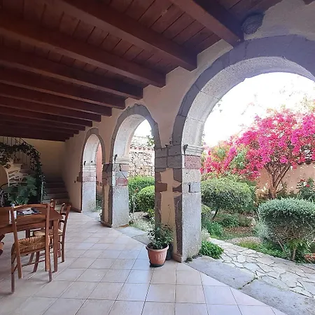 S'omu Antiga Bed & Breakfast 3*